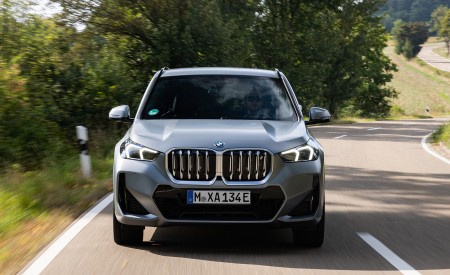 2023 BMW iX1 xDrive30 Front Wallpapers 450x275 (13)