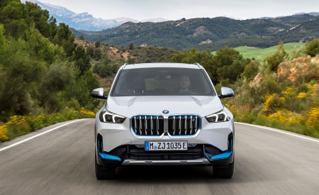 2023 BMW iX1 xDrive30 Front Wallpapers 450x275 (96)