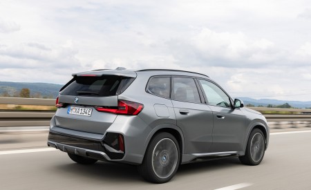 2023 BMW iX1 xDrive30 Rear Three-Quarter Wallpapers 450x275 (14)