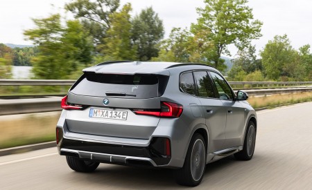 2023 BMW iX1 xDrive30 Rear Three-Quarter Wallpapers 450x275 (11)