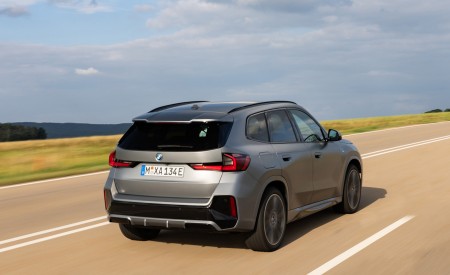 2023 BMW iX1 xDrive30 Rear Three-Quarter Wallpapers 450x275 (5)