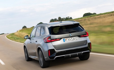 2023 BMW iX1 xDrive30 Rear Three-Quarter Wallpapers 450x275 (3)