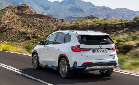 2023 BMW iX1 xDrive30 Rear Three-Quarter Wallpapers 450x275 (94)