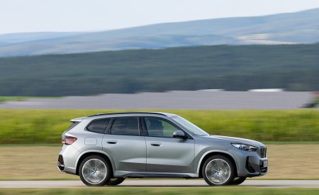 2023 BMW iX1 xDrive30 Side Wallpapers 450x275 (7)