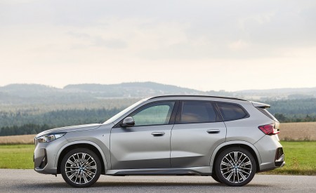 2023 BMW iX1 xDrive30 Side Wallpapers 450x275 (44)