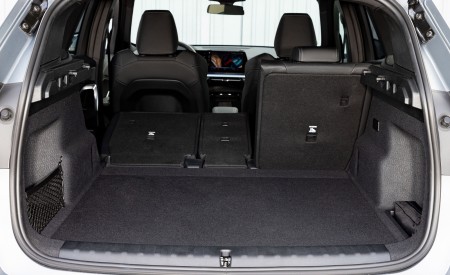 2023 BMW iX1 xDrive30 Trunk Wallpapers 450x275 (80)