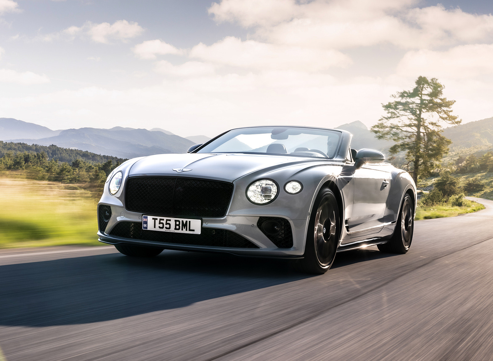 2023 Bentley Continental GTC S Front Three-Quarter Wallpapers (1)