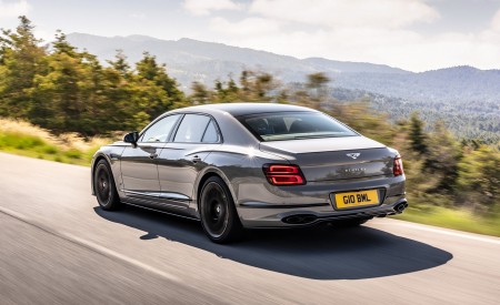 2023 Bentley Flying Spur S Rear Three-Quarter Wallpapers 450x275 (2)
