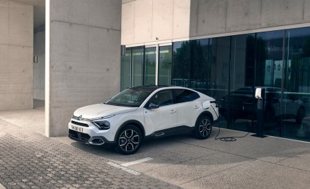 2023 Citroën ë-C4 X Front Three-Quarter Wallpapers 450x275 (10)