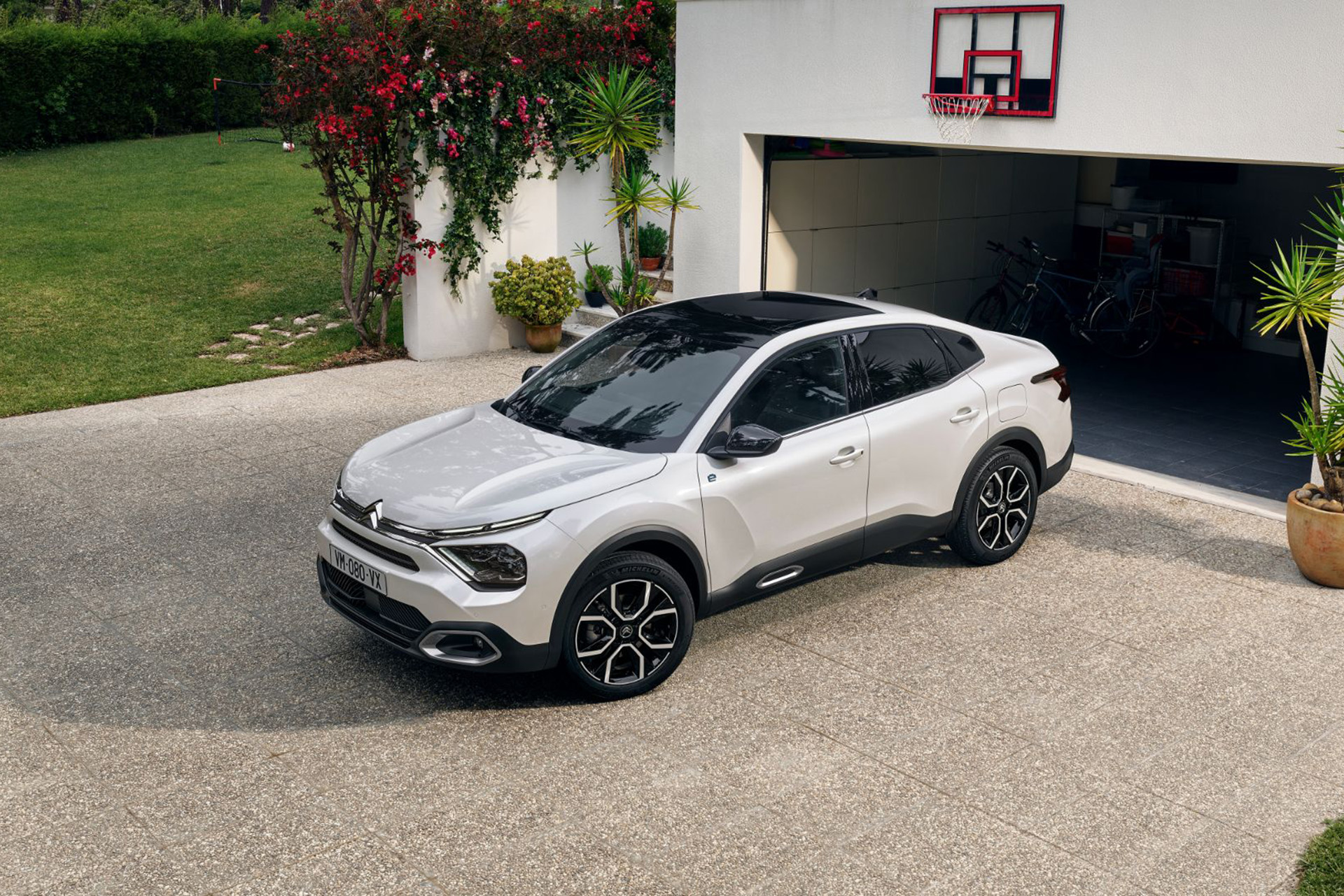 2023 Citroen e-C4 X Front Three-Quarter Wallpapers (4)