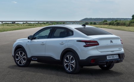 2023 Citroën ë-C4 X Rear Three-Quarter Wallpapers 450x275 (37)