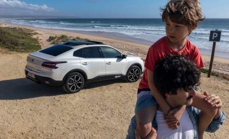 2023 Citroën ë-C4 X Rear Three-Quarter Wallpapers  450x275 (19)