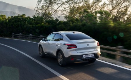 2023 Citroën ë-C4 X Rear Three-Quarter Wallpapers 450x275 (15)