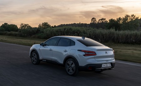 2023 Citroën ë-C4 X Rear Three-Quarter Wallpapers  450x275 (29)