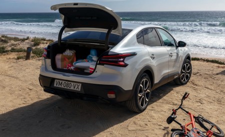 2023 Citroën ë-C4 X Rear Three-Quarter Wallpapers 450x275 (21)