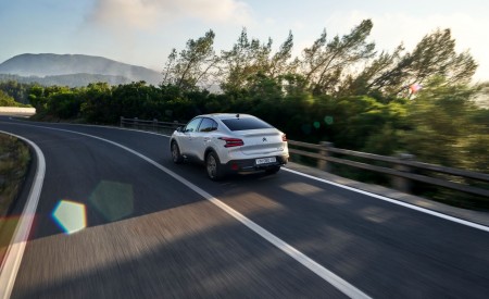 2023 Citroën ë-C4 X Rear Three-Quarter Wallpapers 450x275 (16)