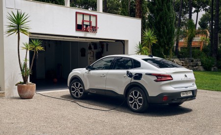 2023 Citroën ë-C4 X Rear Three-Quarter Wallpapers  450x275 (6)