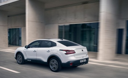 2023 Citroën ë-C4 X Rear Three-Quarter Wallpapers 450x275 (2)