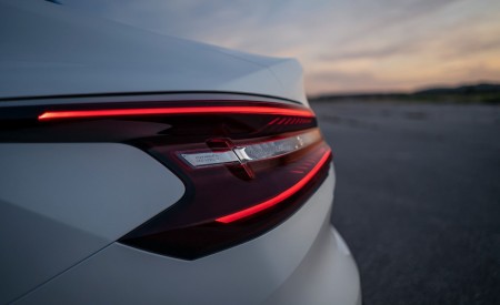 2023 Citroën ë-C4 X Tail Light Wallpapers 450x275 (46)