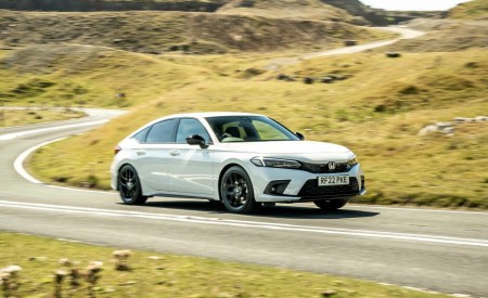2023 Honda Civic e:HEV (UK-Spec) Front Three-Quarter Wallpapers 450x275 (57)