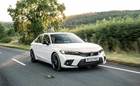 2023 Honda Civic e:HEV (UK-Spec) Front Three-Quarter Wallpapers 450x275 (52)