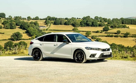 2023 Honda Civic e:HEV (UK-Spec) Front Three-Quarter Wallpapers 450x275 (70)