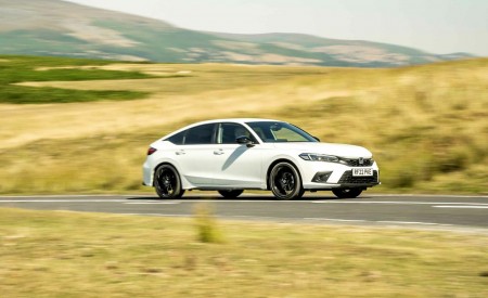 2023 Honda Civic e:HEV (UK-Spec) Front Three-Quarter Wallpapers 450x275 (58)