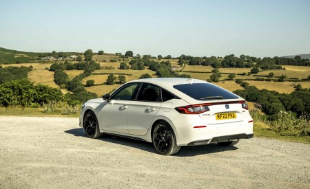 2023 Honda Civic e:HEV (UK-Spec) Rear Three-Quarter Wallpapers 450x275 (74)