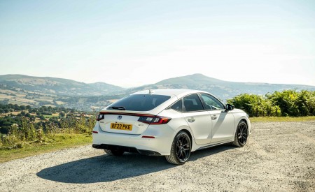2023 Honda Civic e:HEV (UK-Spec) Rear Three-Quarter Wallpapers 450x275 (75)