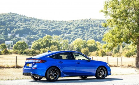 2023 Honda Civic e:HEV (UK-Spec) Rear Three-Quarter Wallpapers 450x275 (29)