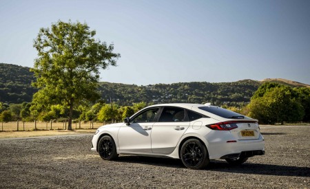 2023 Honda Civic e:HEV (UK-Spec) Rear Three-Quarter Wallpapers 450x275 (76)