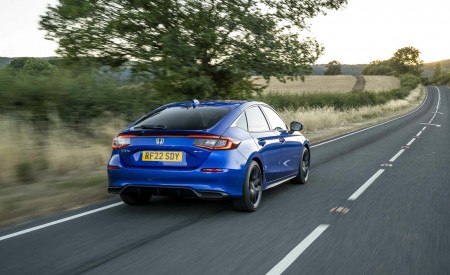 2023 Honda Civic e:HEV (UK-Spec) Rear Three-Quarter Wallpapers 450x275 (11)