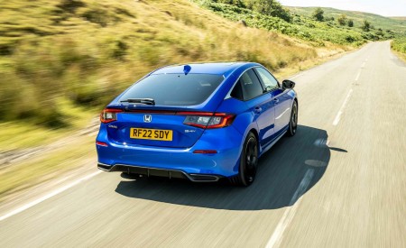 2023 Honda Civic e:HEV (UK-Spec) Rear Three-Quarter Wallpapers 450x275 (3)