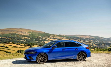 2023 Honda Civic e:HEV (UK-Spec) Side Wallpapers 450x275 (24)