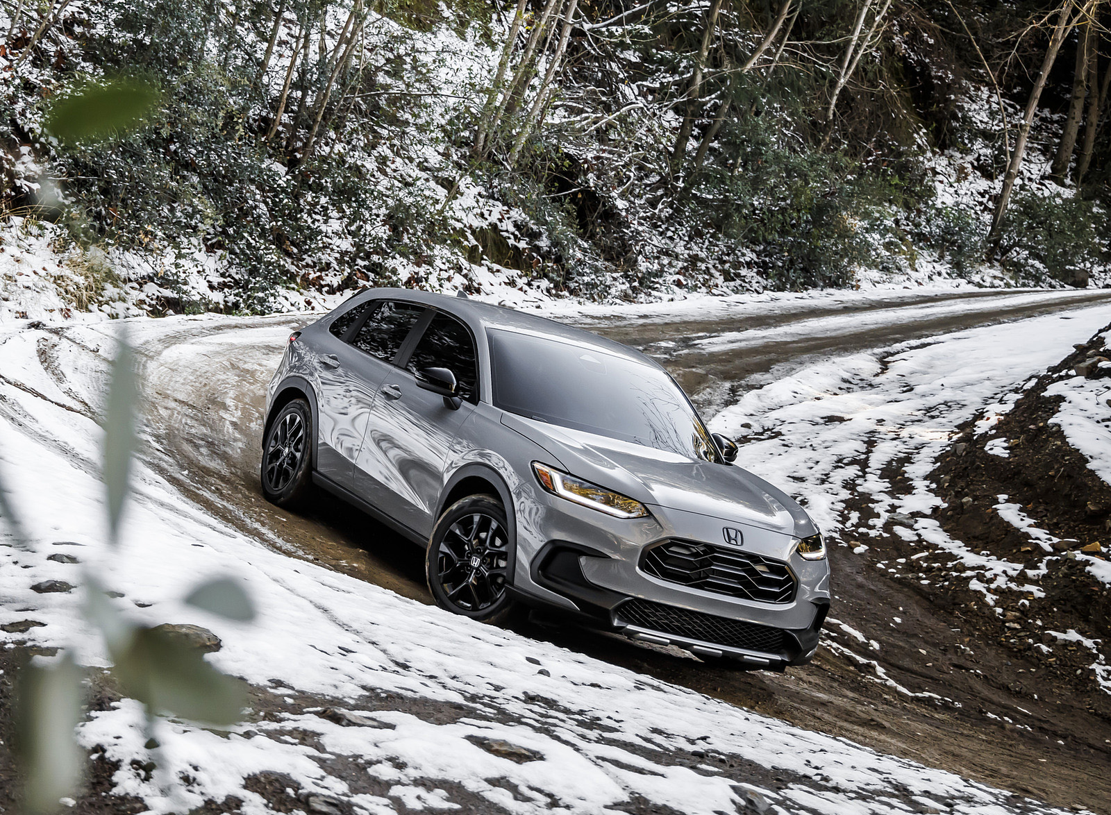 2023 Honda HR-V Sport (US-Spec) Front Three-Quarter Wallpapers (13)