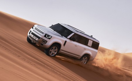 2023 Land Rover Defender 130 Front Three-Quarter Wallpapers 450x275 (4)