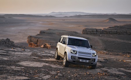 2023 Land Rover Defender 130 Front Wallpapers 450x275 (12)