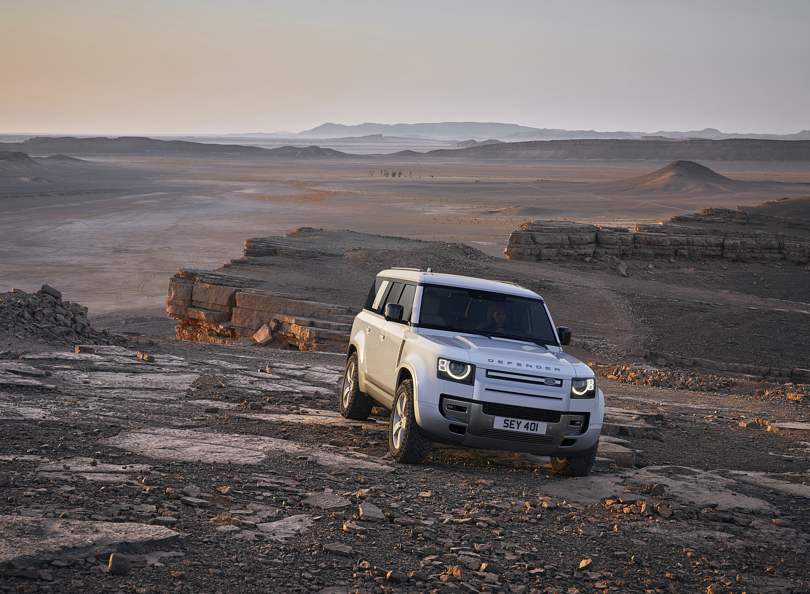 2023 Land Rover Defender 130 Front Wallpapers (12)