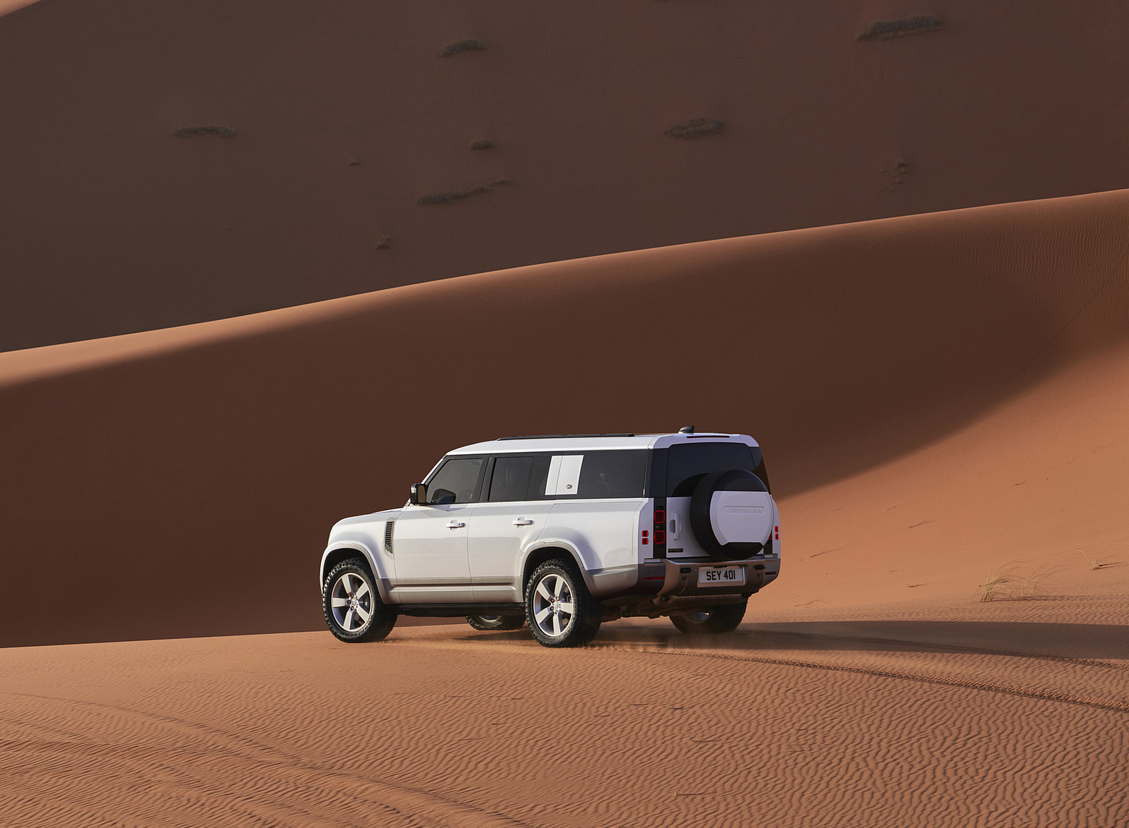 2023 Land Rover Defender 130 Rear Three-Quarter Wallpapers (6)