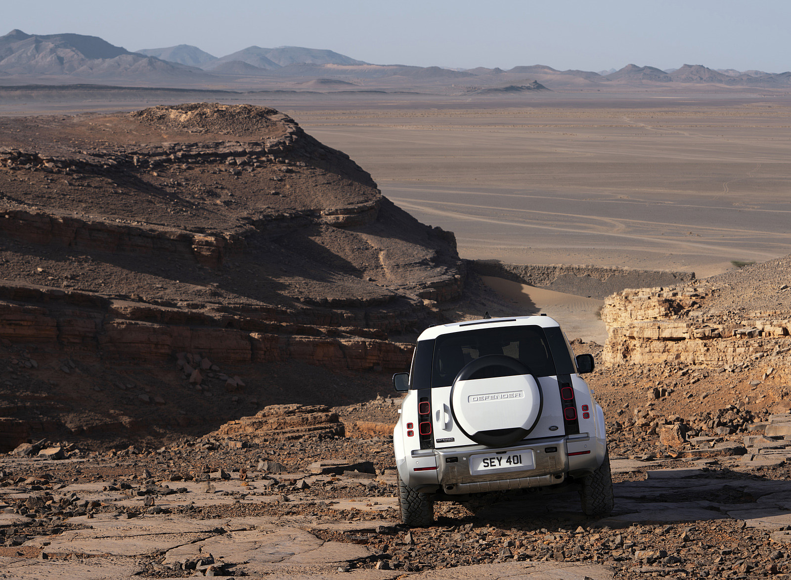 2023 Land Rover Defender 130 Rear Wallpapers (15)