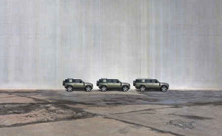 2023 Land Rover Defender 130 Side Wallpapers 450x275 (22)