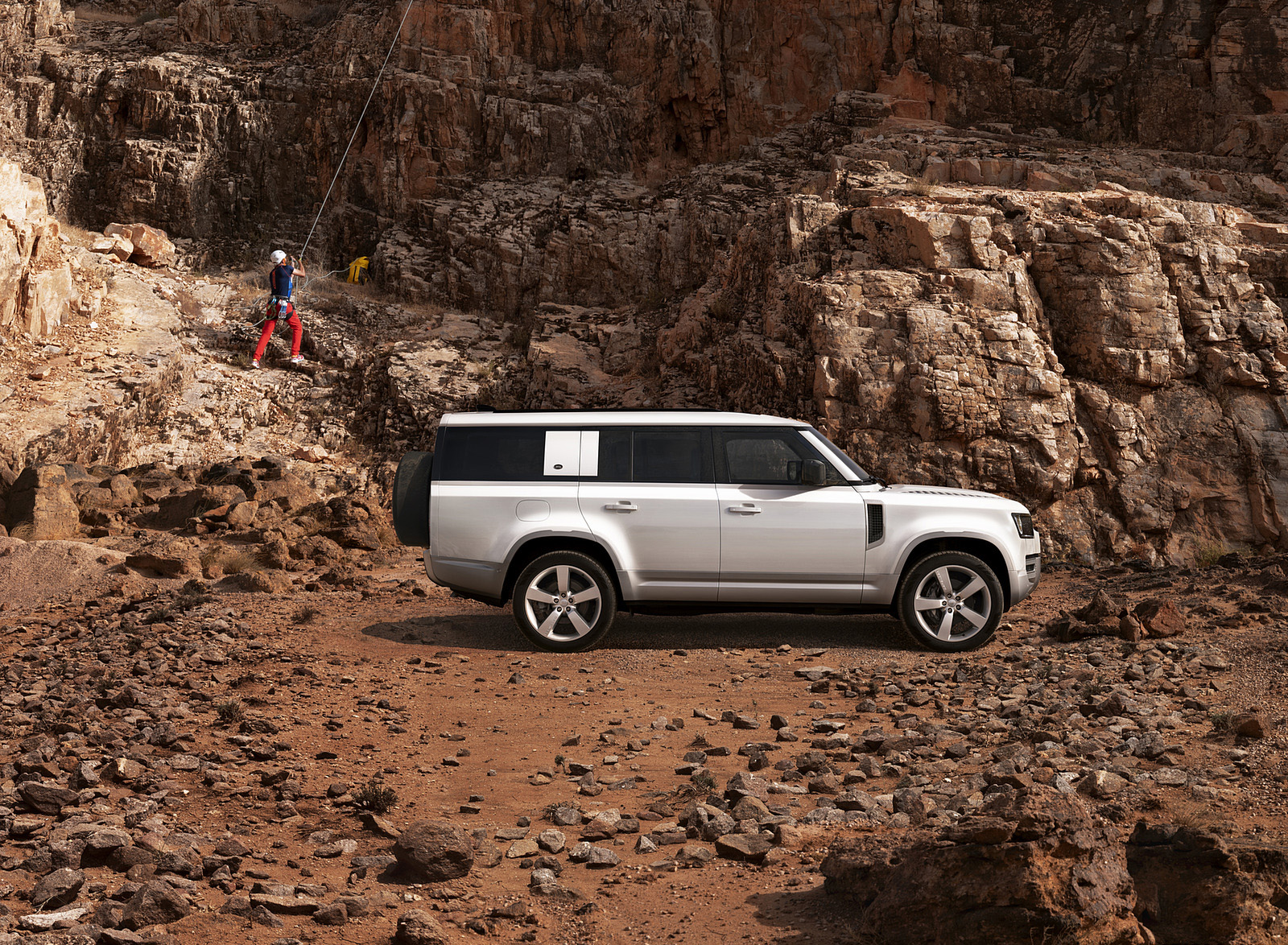 2023 Land Rover Defender 130 Side Wallpapers (14)