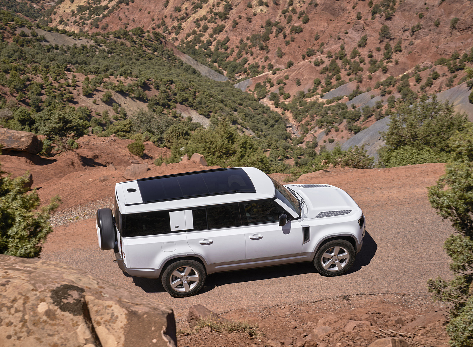 2023 Land Rover Defender 130 Top Wallpapers (13)