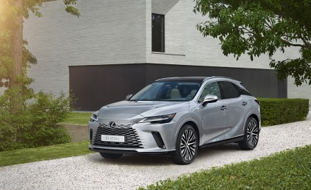 2023 Lexus RX 450h (Color: Sonic Silver) Front Three-Quarter Wallpapers 450x275 (42)