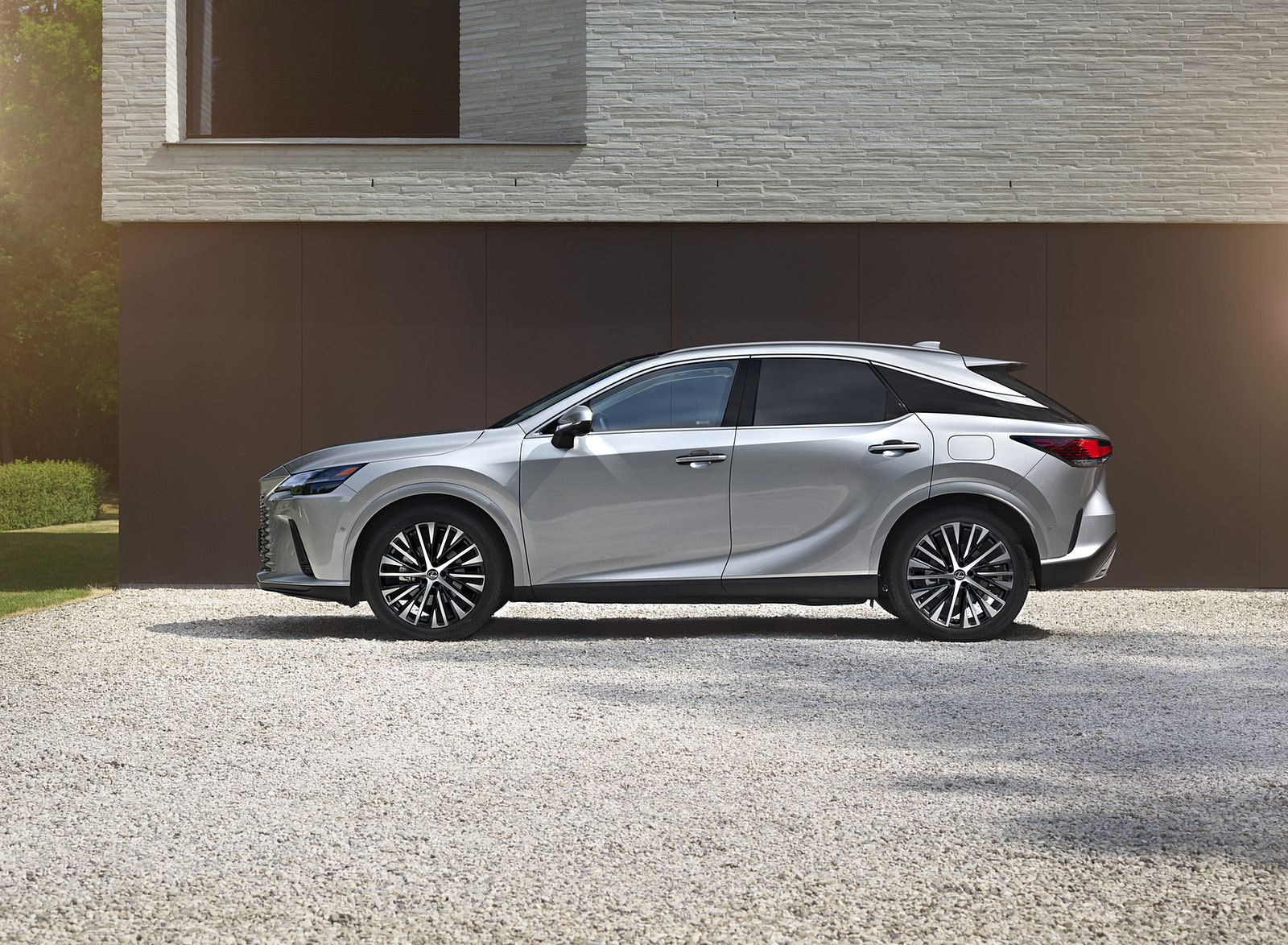 2023 Lexus RX 450h (Color: Sonic Silver) Side Wallpapers #47 of 87