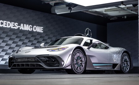 2023 Mercedes-Benz AMG ONE Front Three-Quarter Wallpapers 450x275 (17)