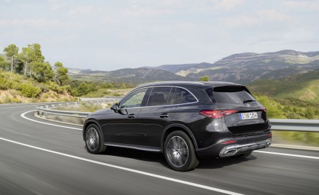 2023 Mercedes-Benz GLC AVANTGARDE (Color: Graphite Grey Metallic) Rear Three-Quarter Wallpapers 450x275 (78)