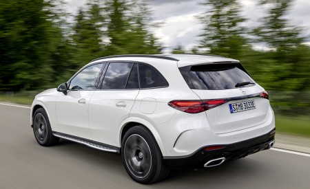 2023 Mercedes-Benz GLC Plug-in-Hybrid AMG Line MANUFAKTUR (Color: Diamond White Bright) Rear Three-Quarter Wallpapers 450x275 (11)