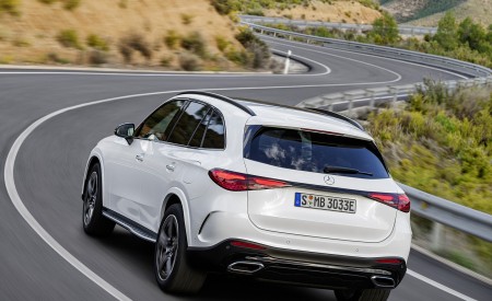 2023 Mercedes-Benz GLC Plug-in-Hybrid AMG Line MANUFAKTUR (Color: Diamond White Bright) Rear Wallpapers 450x275 (8)