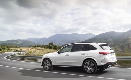 2023 Mercedes-Benz GLC Plug-in-Hybrid AMG Line MANUFAKTUR (Color: Diamond White Bright) Side Wallpapers 450x275 (4)